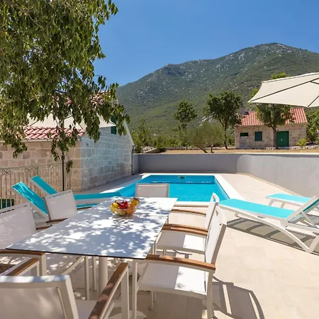 Roglic By Interhome Vakantiehuis *